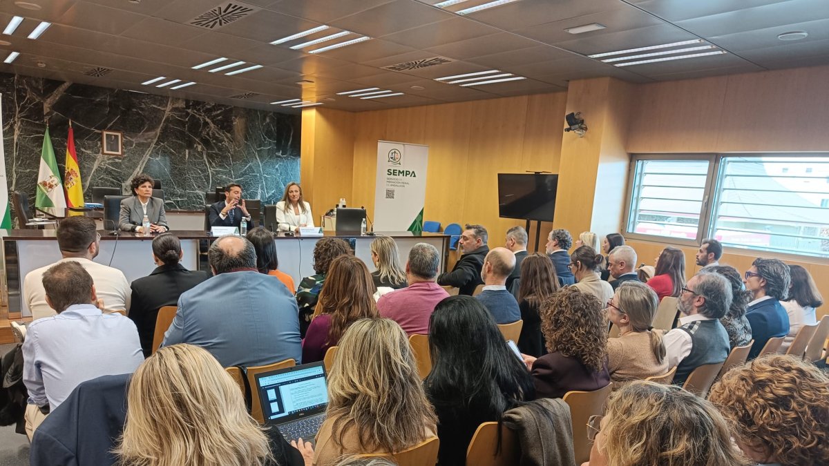 Decenas de profesionales de la Justicia han asistido a las jornadas de mediación en Almería.