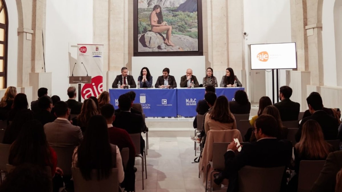 La Capilla del Murec fue el lugar de encuentro de jóvenes empresarios de Almería y también de toda Andalucía.