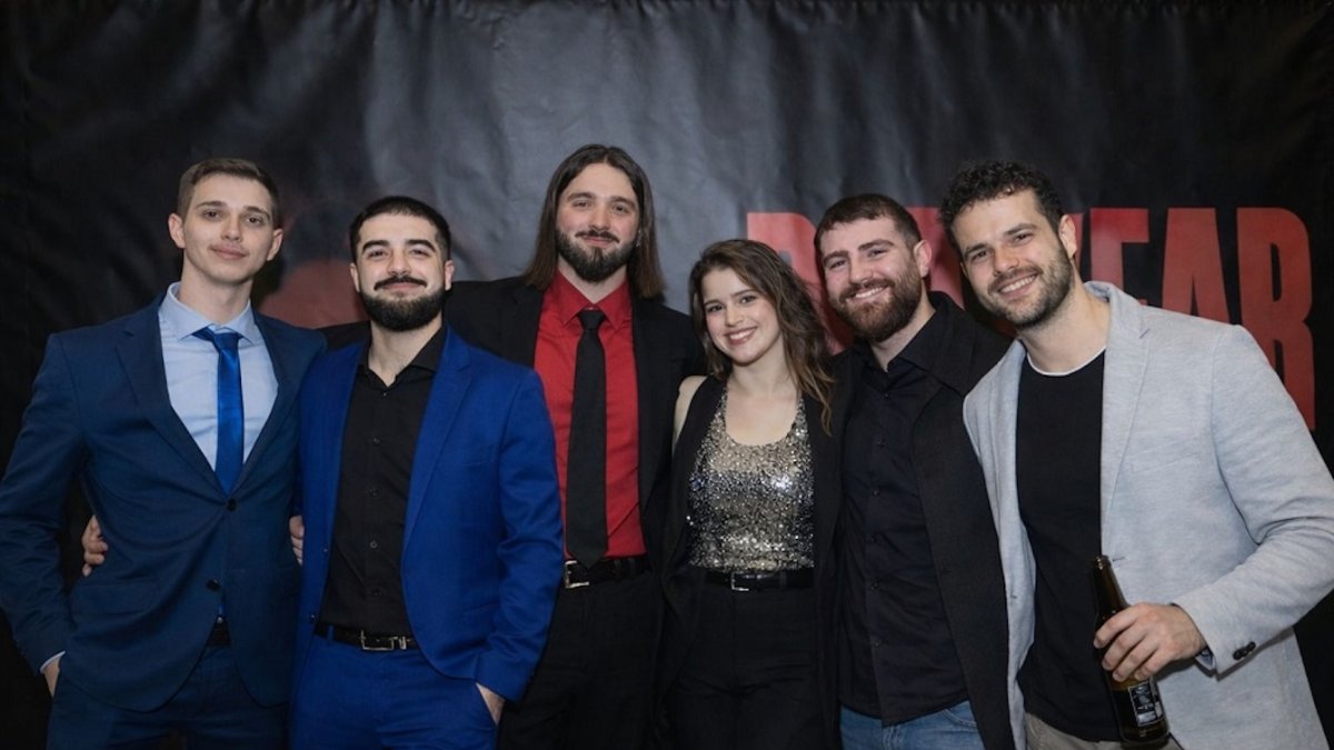 Dani Raja, Fran Marín, Barto Muñoz, Candela Lobo, Yoel Martínez y Raúl Peregrín.