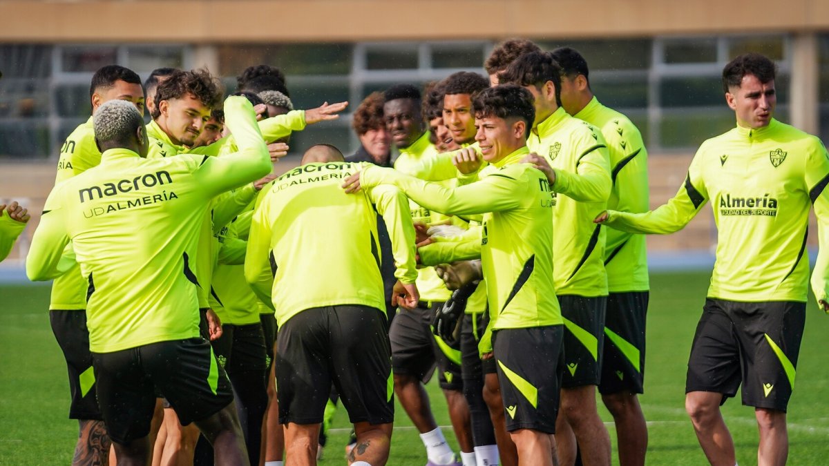 La plantilla del pasado verano con tres jugadores más para el objetivo.