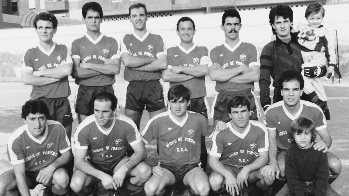 La A.D. Adra, entrenada por Paco Ripoll.