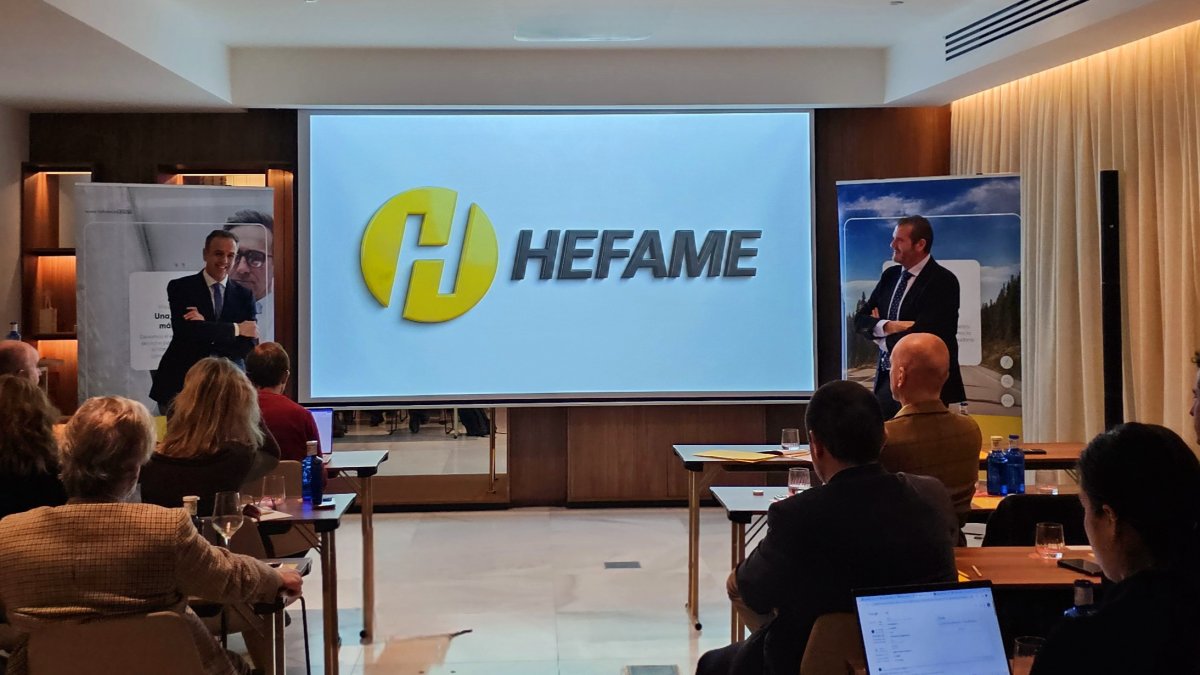 Presentación de los resultados de 2025 y del nuevo plan estratégico de Hefame durante un encuentro con medios especializados.