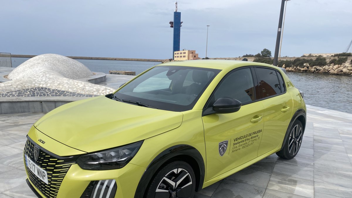 El 208 en un momento de la prueba que realizamos en La Voz