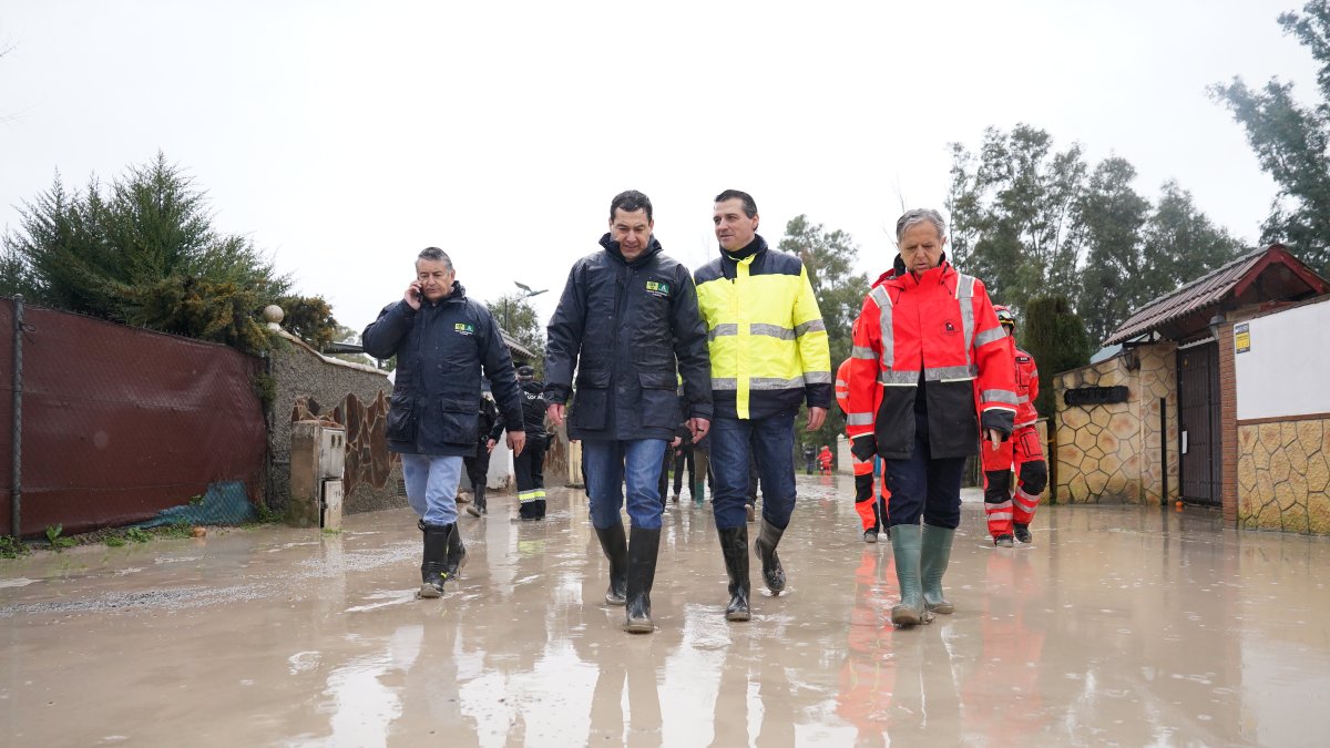 Juanma Moreno visita Córdoba para evaluar los daños por el temporal.