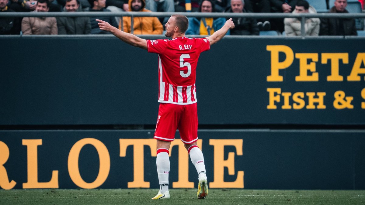 Rodrigo Ely, un profesional enorme en todos los sentidos.