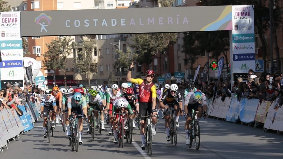 La 39ª Clásica de Almería, a toda velocidad.