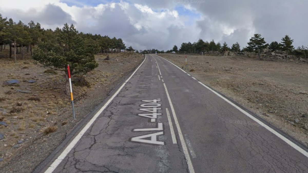La AL-4404 solo está abierta para vehículos que usen cadenas o neumáticos de invierno desde Aulago en dirección Calar Alto.