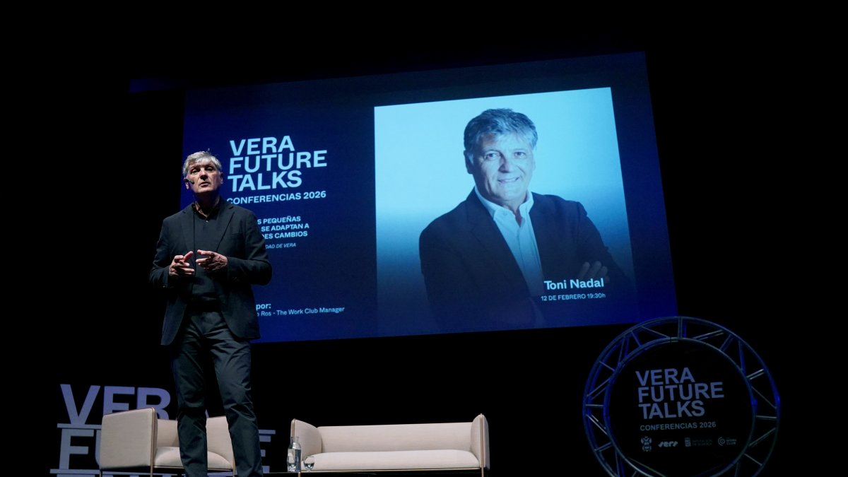 Toni Nadal durante su charla en el Auditorio Ciudad de Vera.