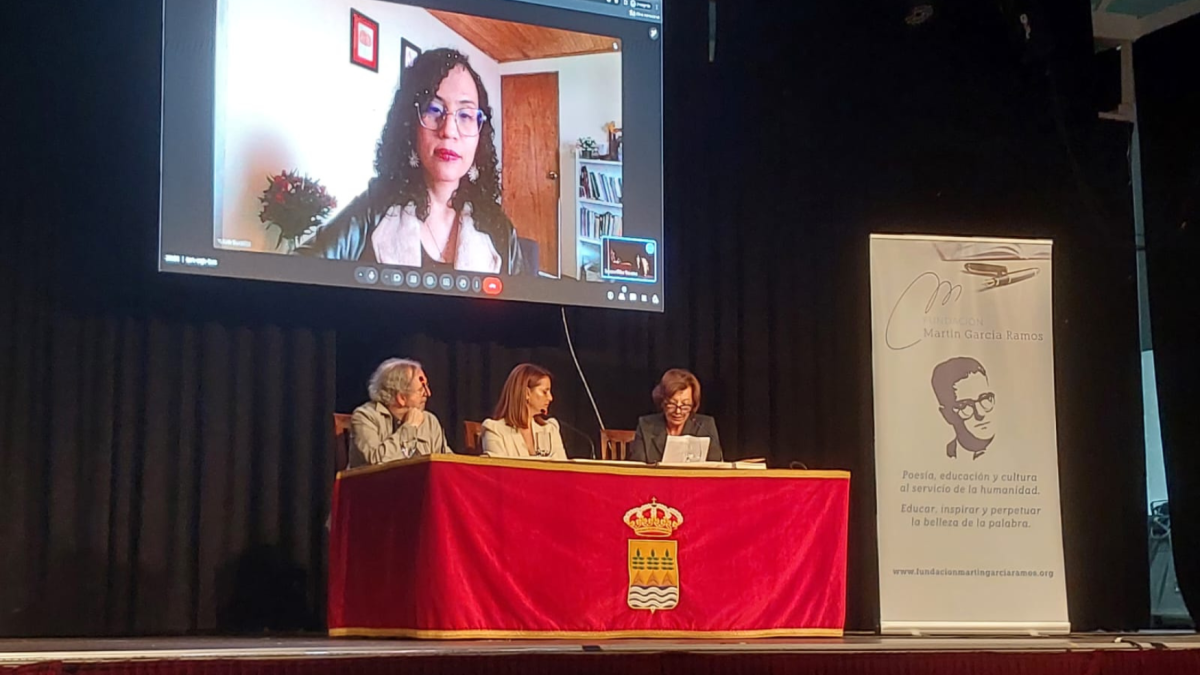 Un momento de la entrega del premio el pasado año a Yulieth González Zea.