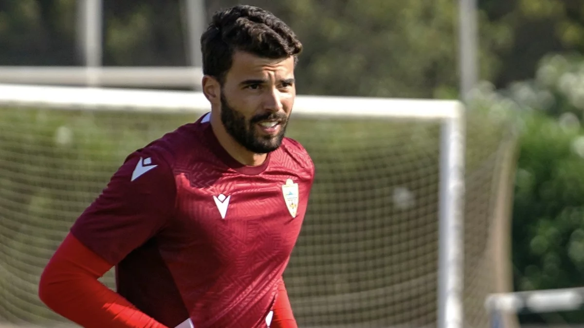 La última imagen de Luis Maximiano antes de salir del Almería.