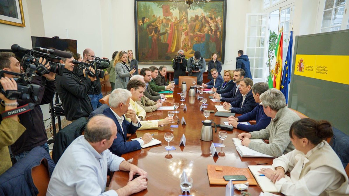 Fernández-Pacheco se reúne con Planas y las organizaciones agrarias y cooperativas para abordar la situación en el sector