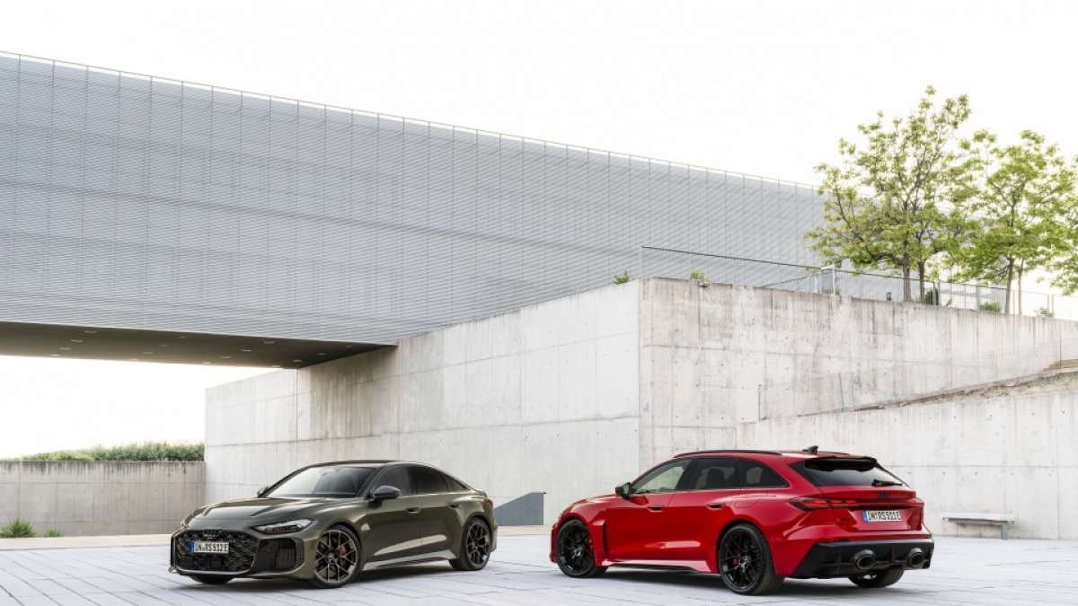 Altas prestaciones: potencia de sistema de 470 kW (639 CV), 285 km/h de velocidad máxima y más de 80 km de autonomía eléctrica.