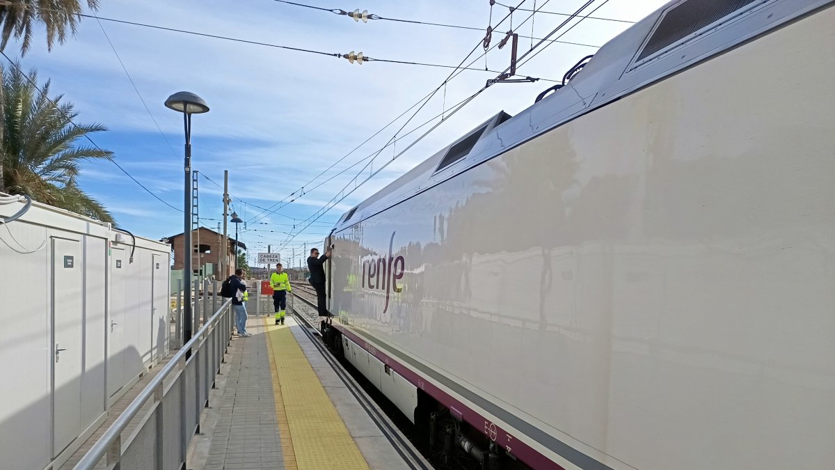 El Alvia sigue siendo el servicio más rápido con Madrid: 6 horas y 40 minutos, según Renfe.