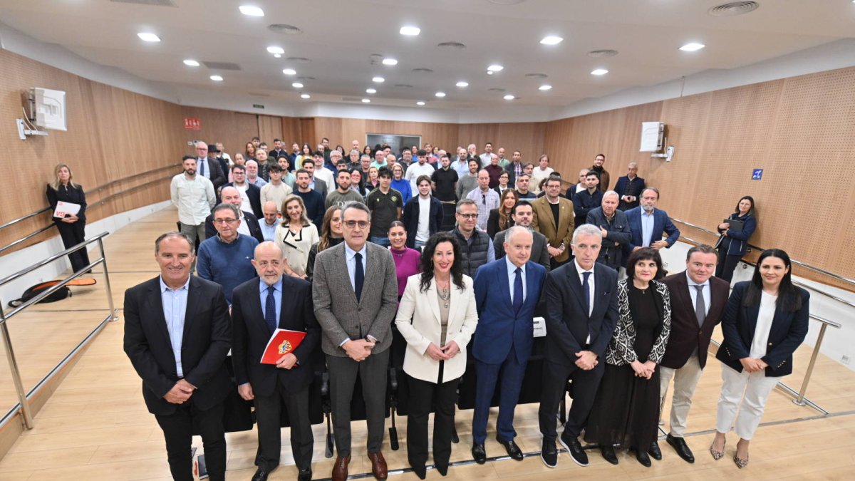 Participantes en las jornadas contra el racismo en el deporte.