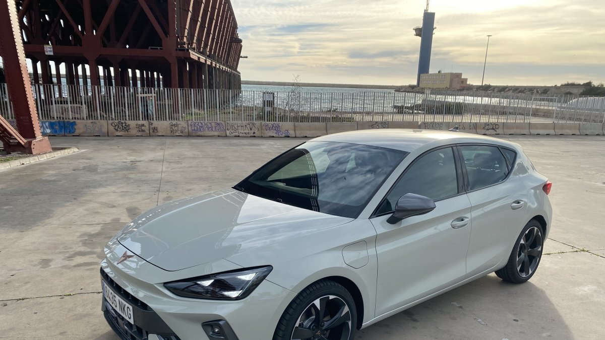 El CUPRA León ofrece  imagen deportiva por todas partes