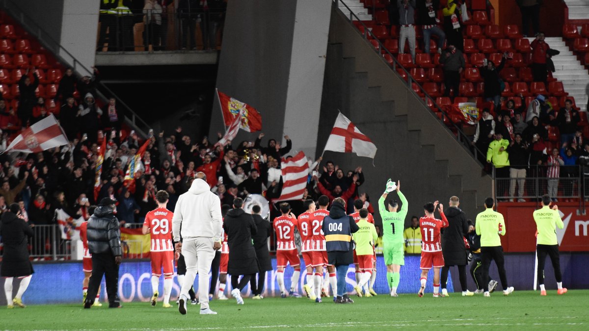 Los seguidores del Almería lo tienen claro con sus profesionales.