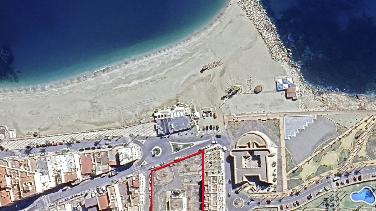 Más de 4.520 m2 por un precio mínimo de 2,6 millones de euros