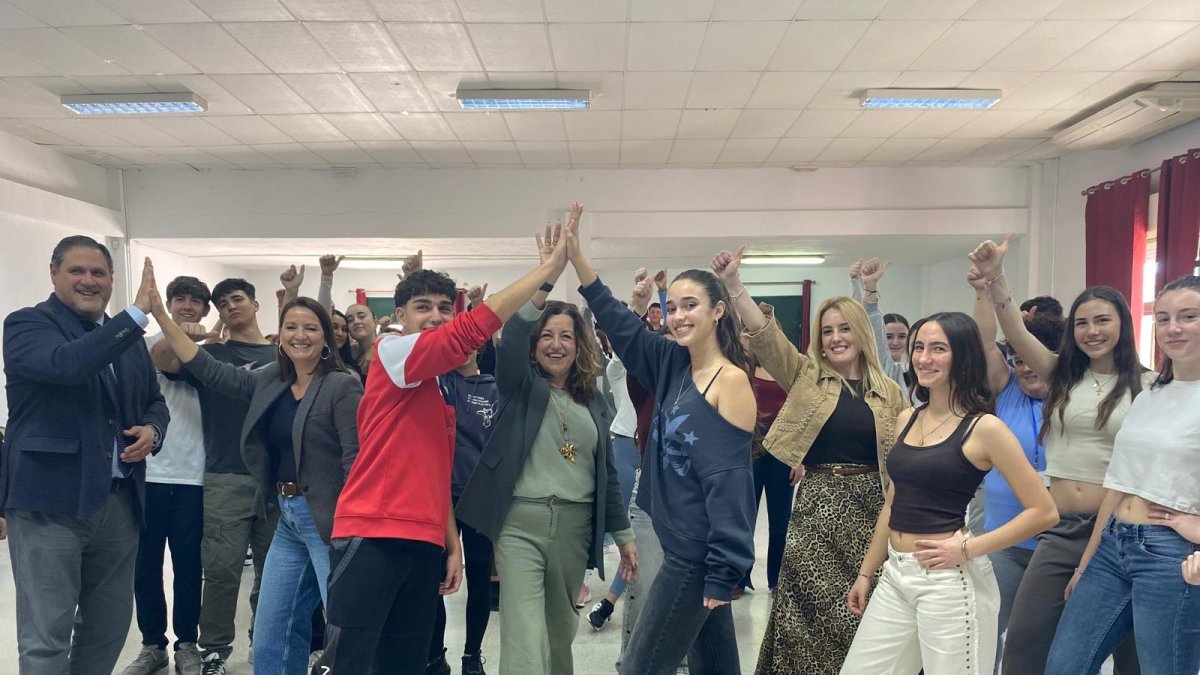 La consejera de Desarrollo Educativo y Formación Profesional, María del Carmen Castillo, ha visitado dos centros educativos de Albox