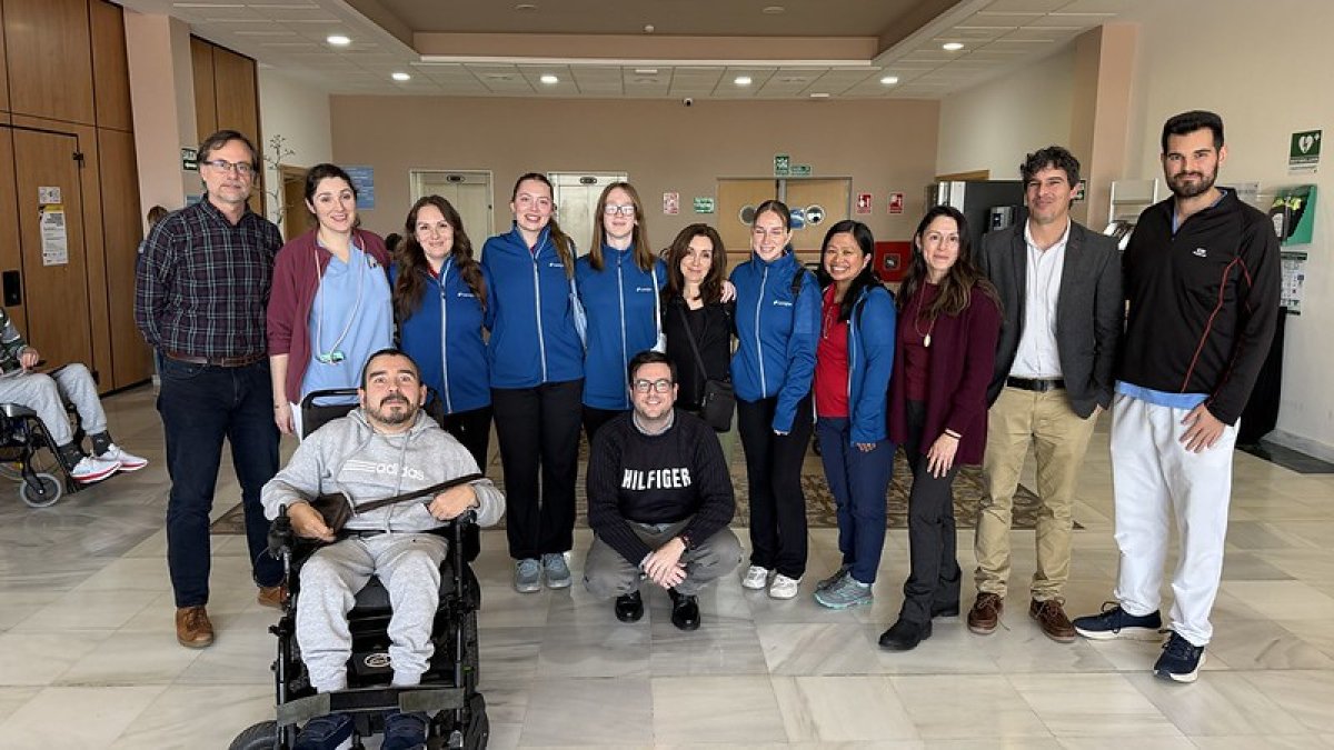 Un grupo de estudiantes ha visitado las instalaciones de la FAAM