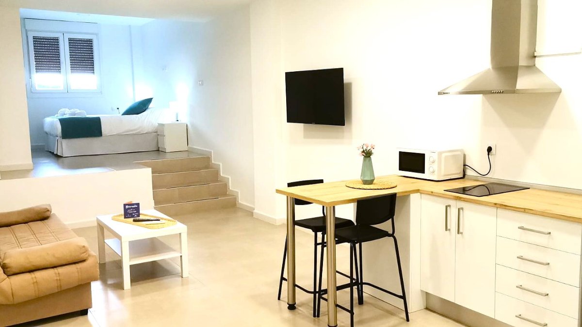 Una de las estancias de los apartamentos La Inmaculada en Huércal-Overa.