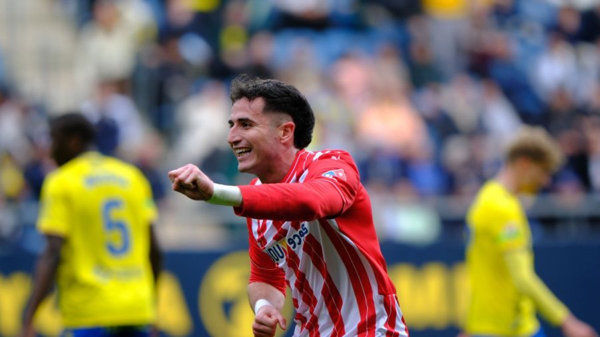 Morcillo le aporta un plus al Almería por su enorme calidad.