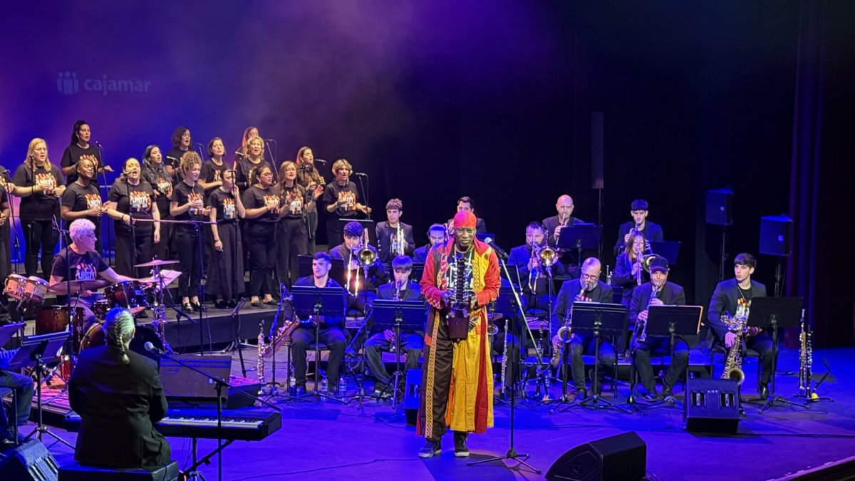 La unión del góspel y la fuerza del jazz llenan de alegría y buenas voces el Maestro Padilla