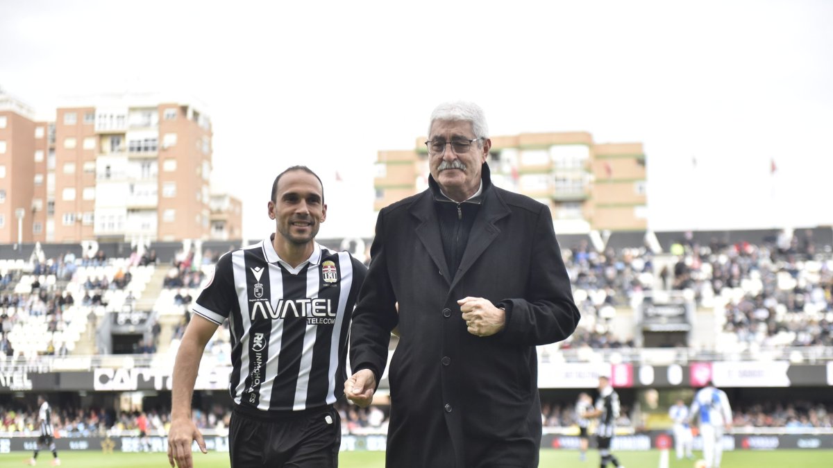 Nacho y Paco López antes del partido Cartagena-Sabadell en el Cartagonova.