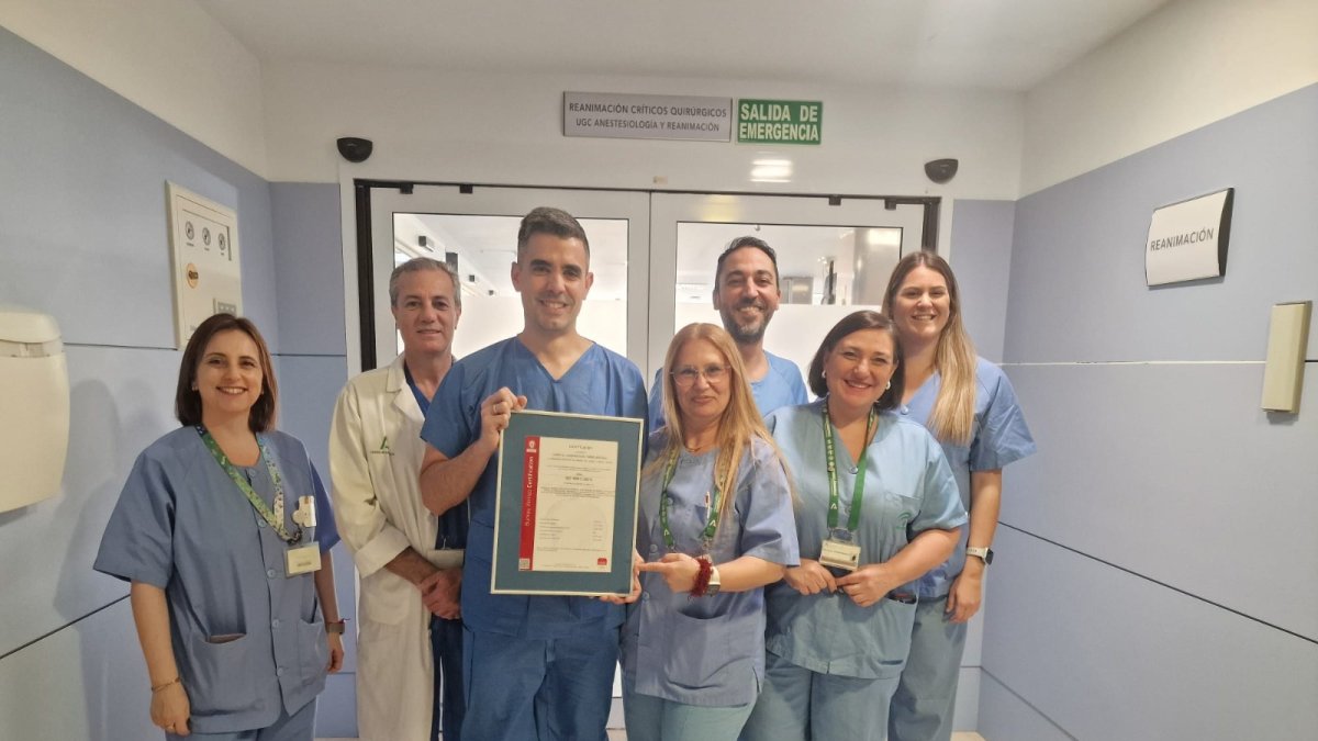 Equipo de anestesia y reanimación de Torrecárdenas que ha recibido el reconocimiento.