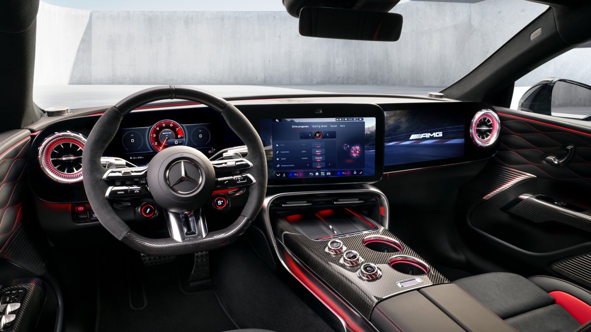 El ADN de alto rendimiento del nuevo AMG GT 4 Puertas Coupé se refleja en la cabina orientada al conductor.

The control centre of performance: the interior of the new Mercedes-AMG GT 4-door Coupé