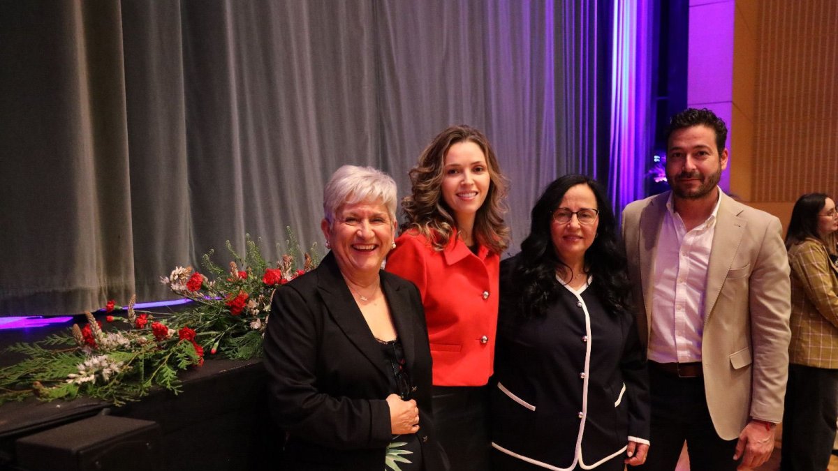 Apoyo institucional a este desfile solidario