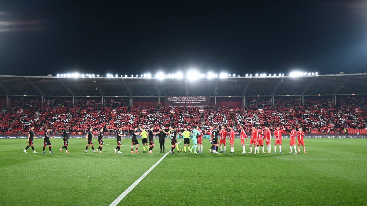 Los que salen titulares notan la presión de los que quedan en el banquillo.