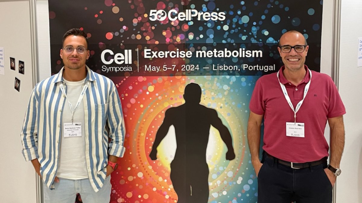 Borja Martínez Téllez (izquierda), investigador de la UAL que lidera el proyecto, junto a Jonatan Ruiz, catedrático de la Universidad de Granada.