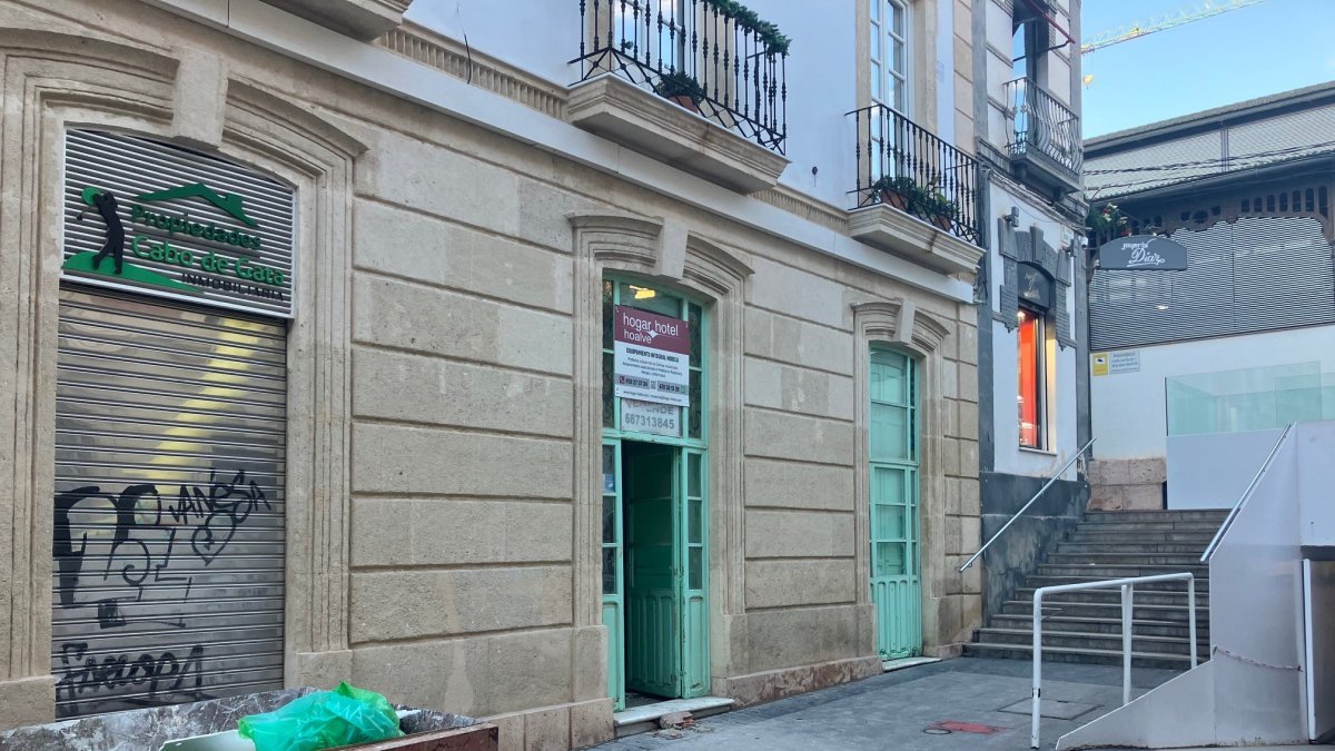 Local en el que abrirá sus puertas La Higuera, junto al Mercado Central.