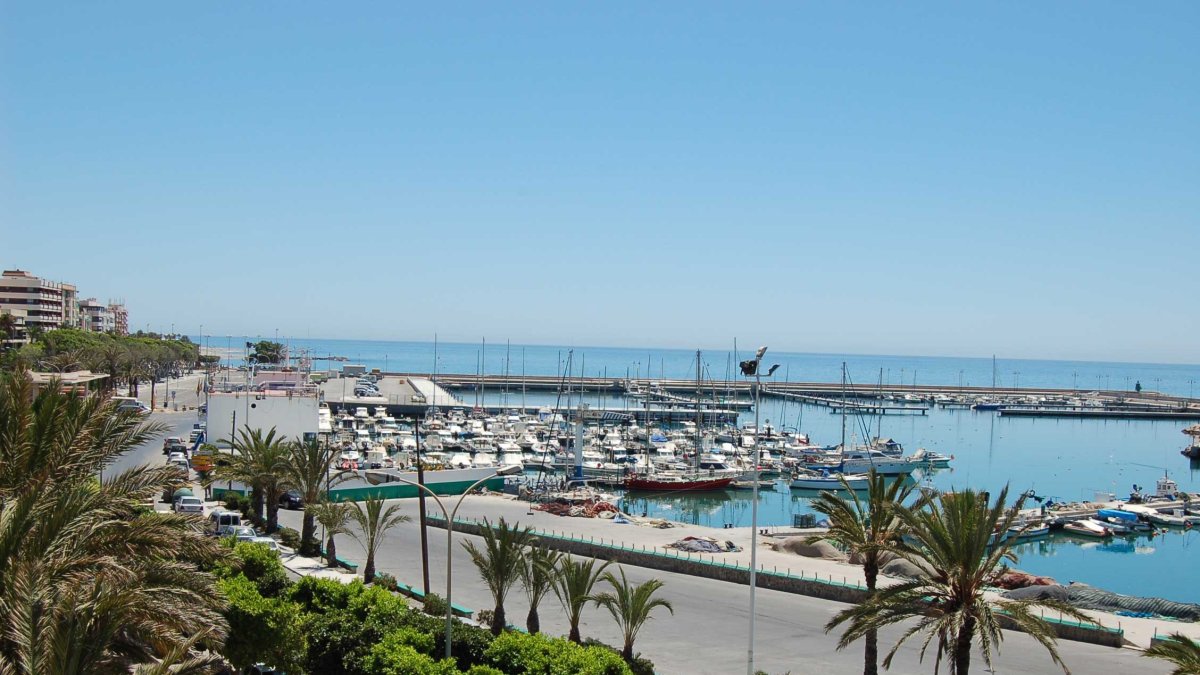 Almería.- La Junta adjudica la reparación del dique de poniente del puerto de Adra por casi medio millón de euros