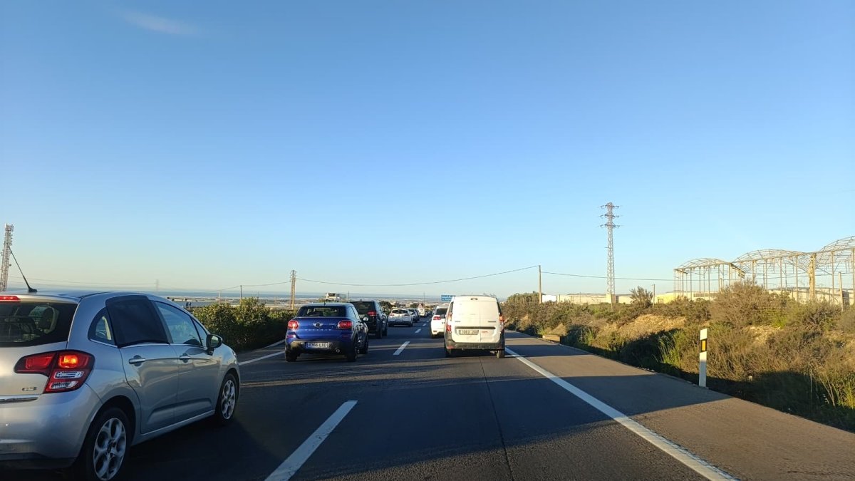 Retenciones a primera hora de la mañana de este martes en la A-7