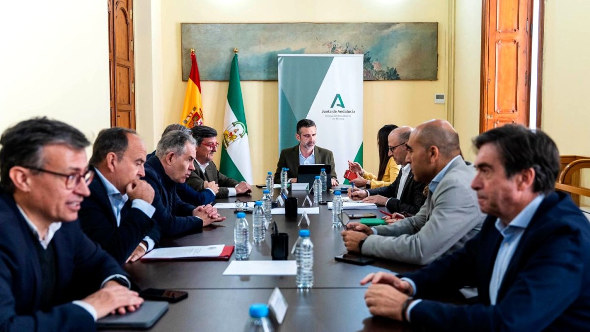 Junta y FEPEX Andalucía constituyen una mesa de trabajo para afianzar la posición del sector hortofrutícola