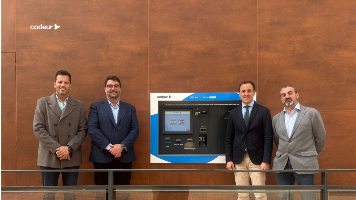 Presentación de la nueva terminal de pago automático en Vera con servicio 24 horas.
