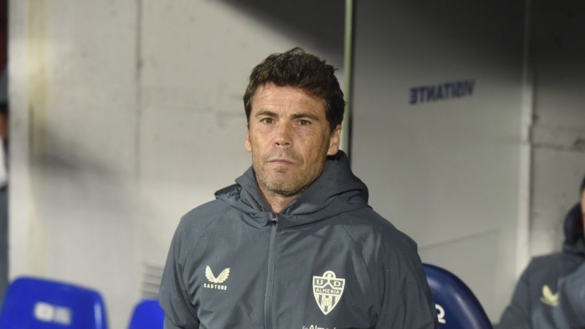 Rubi en su última visita al Alcoraz de Huesca como entrenador del Almería.