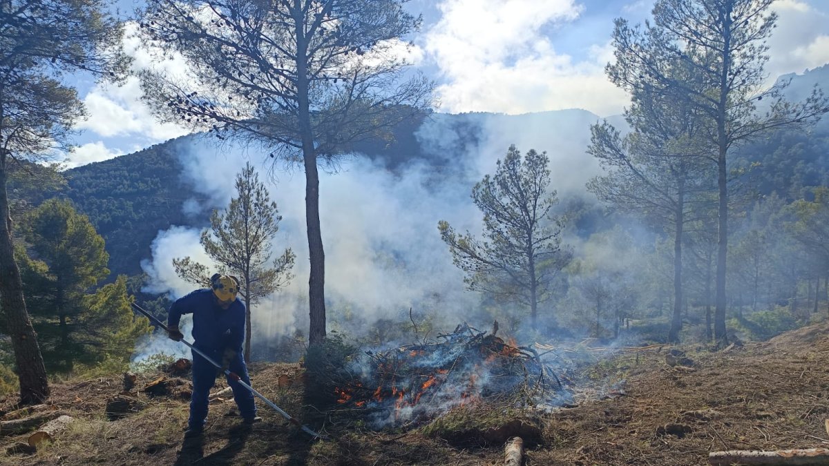 Trabajos del Infoca en la Sierra de Los Filabres