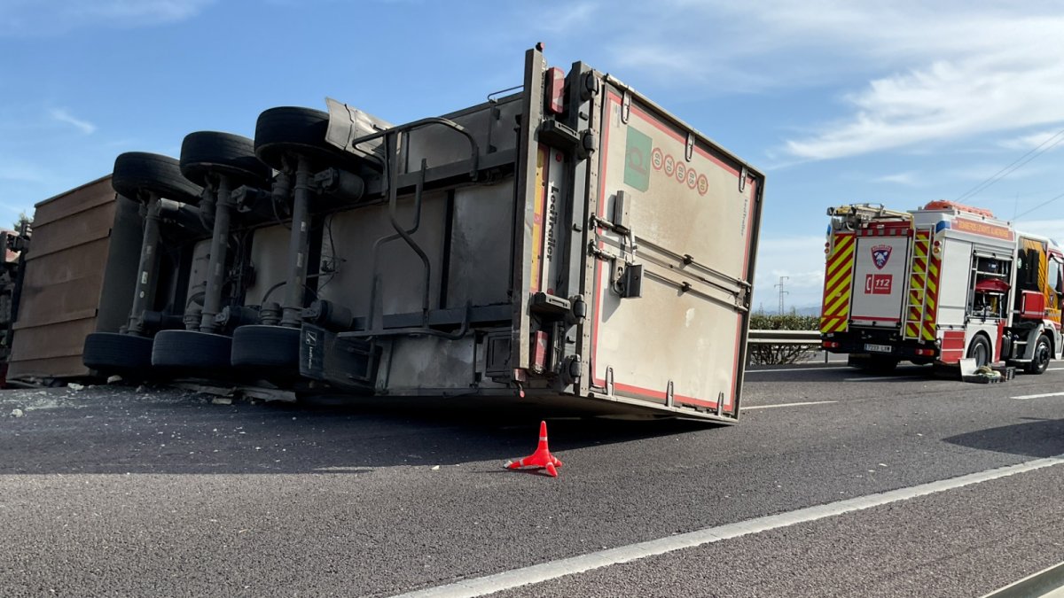 Accidente ocurrido en la A-7 a la altura de Huércal-Overa.