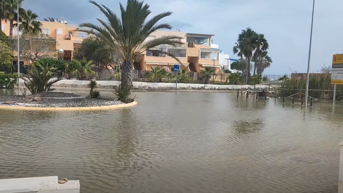 La zona costera de Vera Playa inundada de nuevo. Imagen en redes sociales de Veraplayazul.
