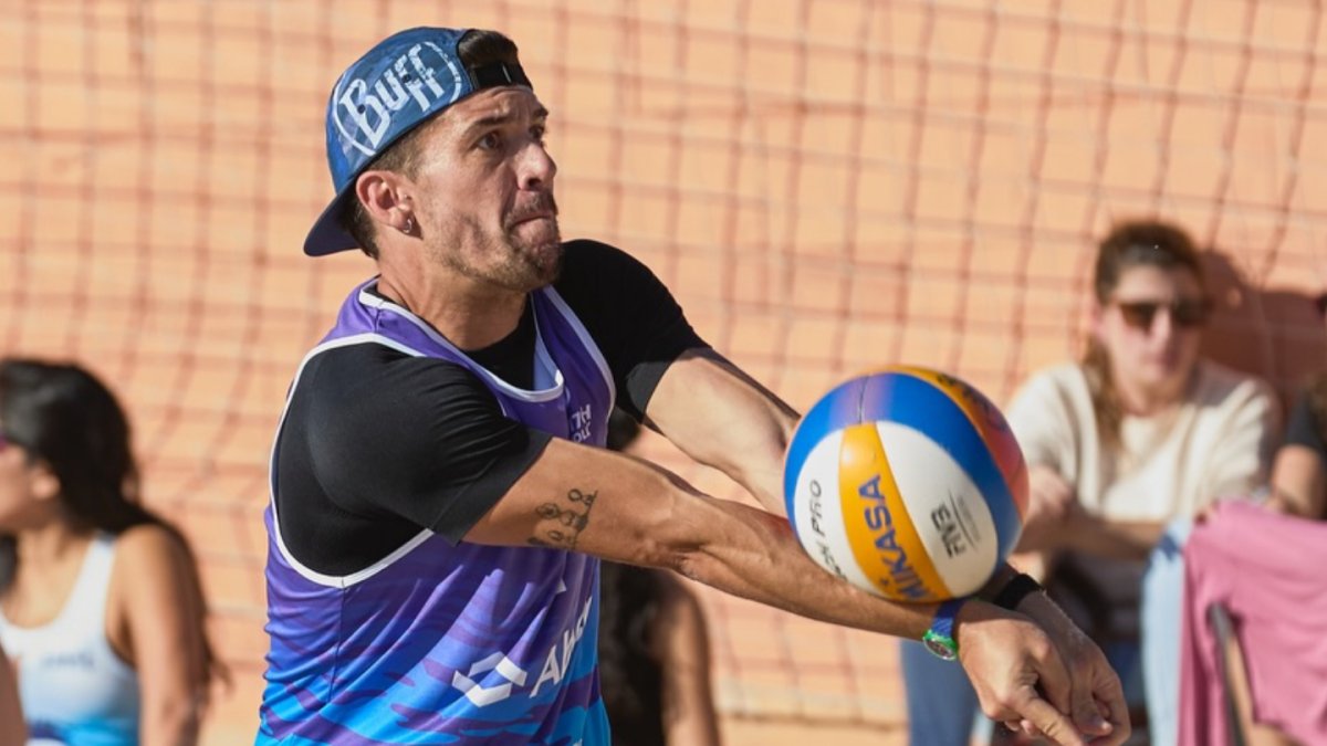 Curro Sáez ha iniciado una nueva aventura con el Switch Volley, de Madrid, compitiendo en vóley playa.