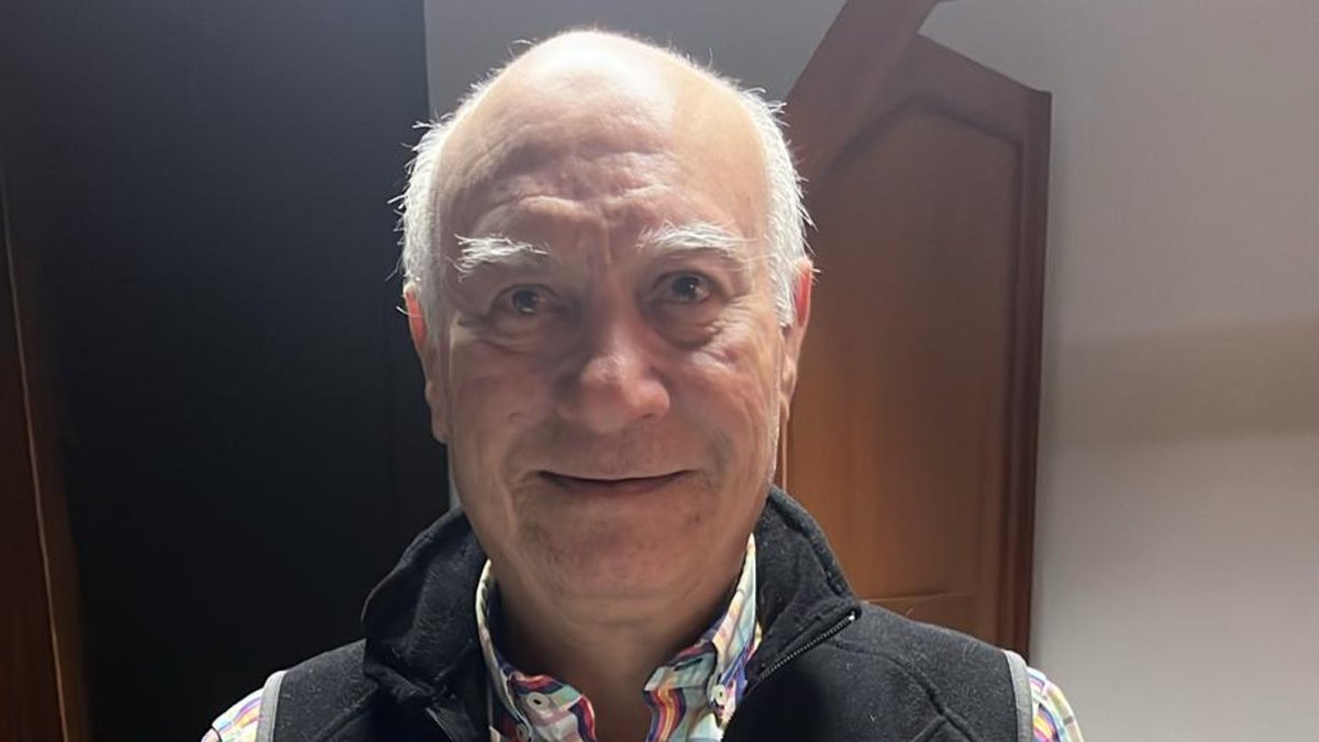 Jero tan feliz con la página de LA VOZ DE ALMERÍA.