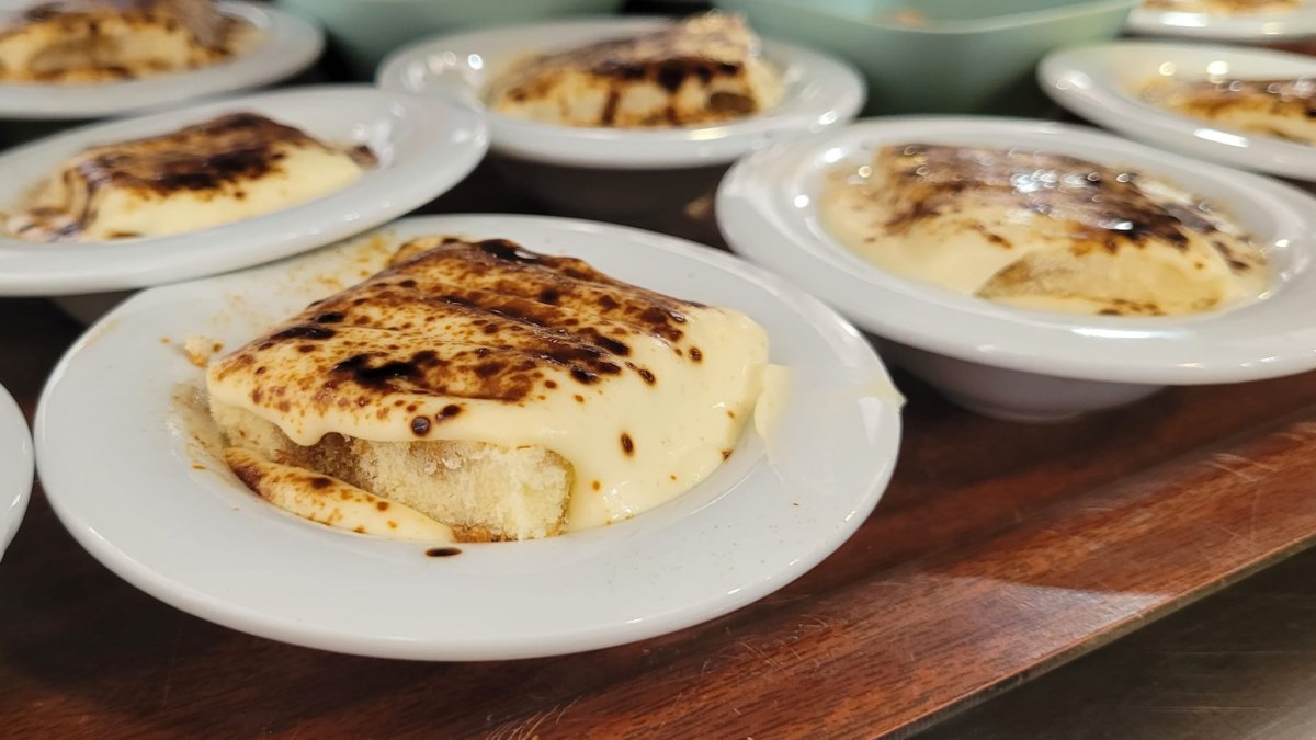 Se prueban quesos, mantequillas, yogures y nata para elaborar versiones de platos como brioche, tiramisú, pasta carbonara o risotto con ingredientes andaluces