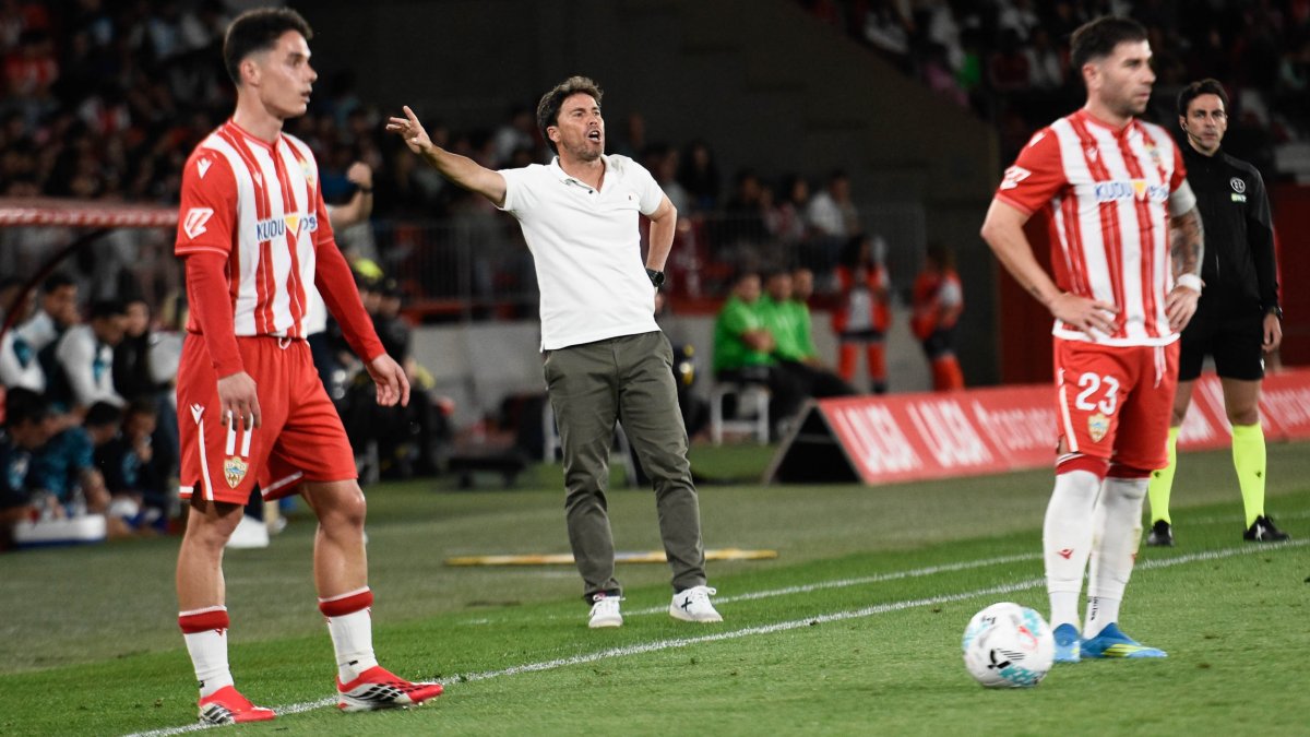Rubi viviendo el partido más eléctrico de la temporada contra el Málaga, que se decidió con gol de Baptistao en el 90'.