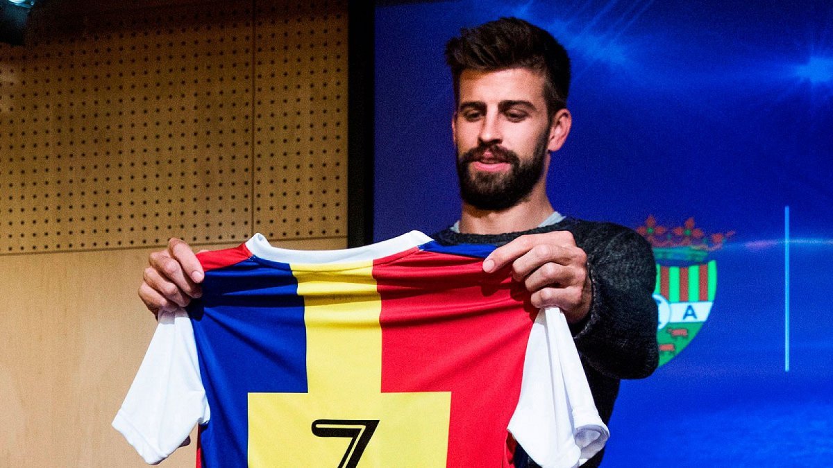 Gerard Piqué asiste a la explosión de un equipo consolidado en Segunda.