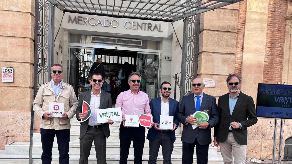 La iniciativa inaugura el ‘Muro de la Gastronomía’, un nuevo espacio en el entorno del Mercado que homenajea a figuras clave de la cocina verde