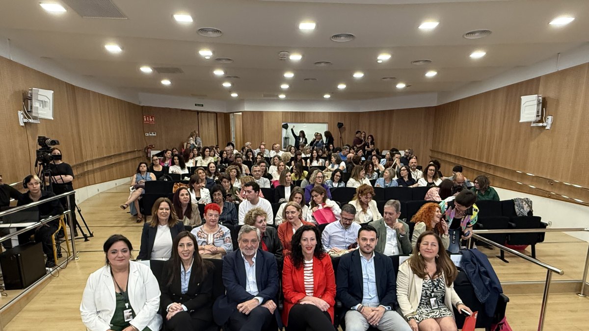 Participantes en el XI Encuentro de Profesionales de Tratamiento Familiar, celebrado en el Espacio ALMA de Almería.