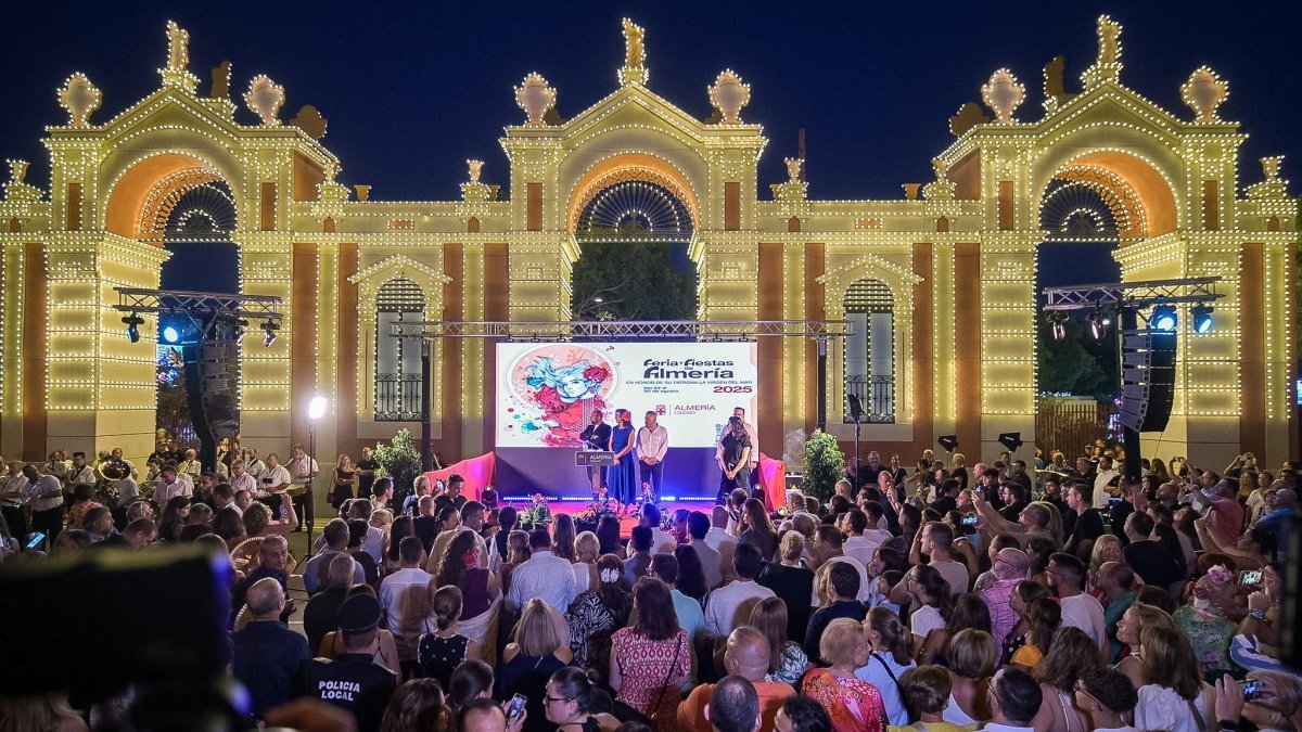 Encendido oficial de la Feria de Almería 2025