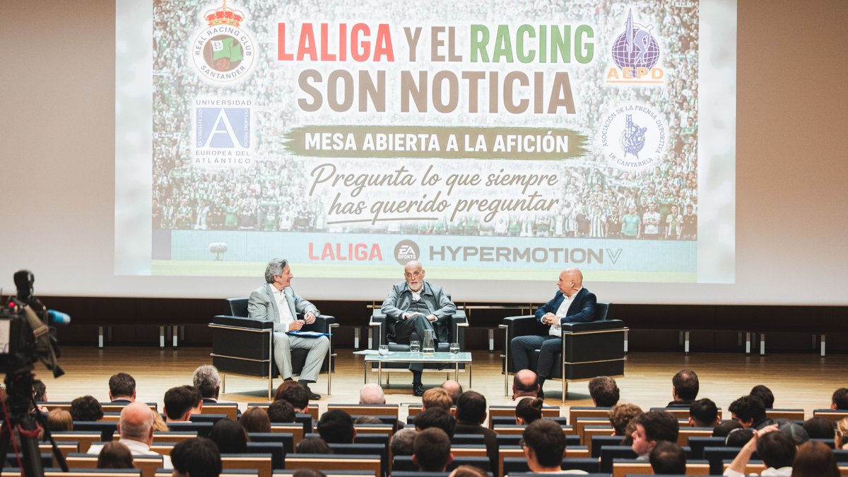 Una importante presencia de aficionados que ven al Racing en Primera.